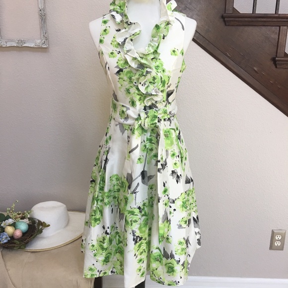 Spring ruffle dress - Picture 3 of 3